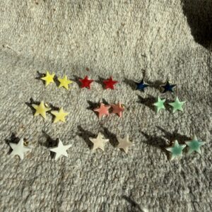 Pendientes de estrellas con tuerca